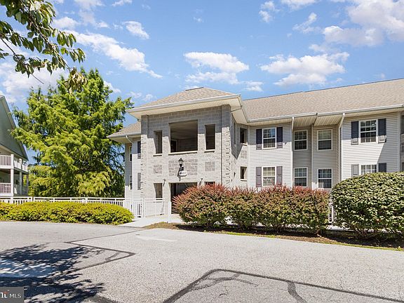 3rd image of 4480 Woodsman Dr Unit 1111