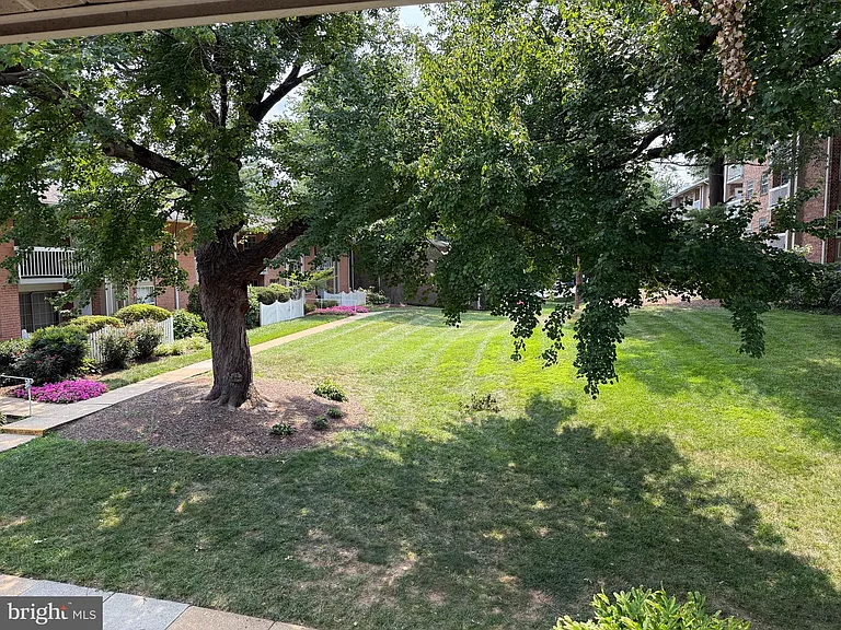 1942 Kennedy Dr #201 — Photo 11