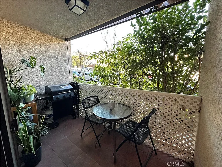 10149 Commerce Ave — Photo 30