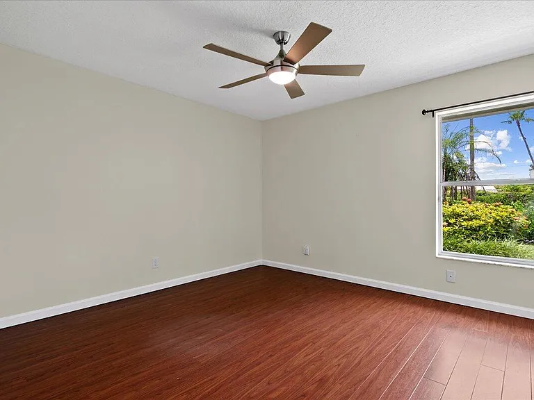 15575 Woodmar Ct — Photo 25