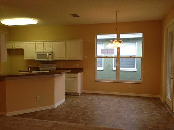 5th image of 208 Little Creek Ln