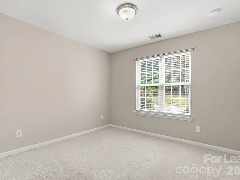 2830 Black Walnut Ln — Photo 16