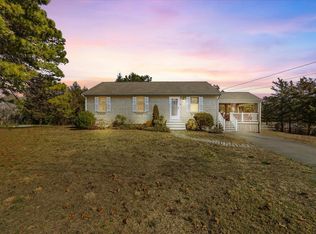 5 Mashnee Rd, Bourne, MA 02532