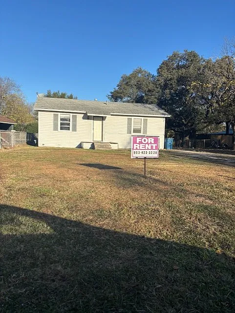 228 Mamie Ave