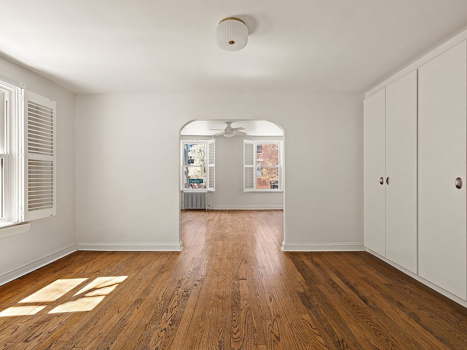 1st image of 210 Franklin St #2