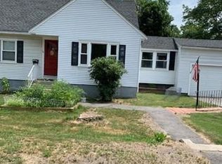 28 Carlisle St, Chelmsford, MA 01824