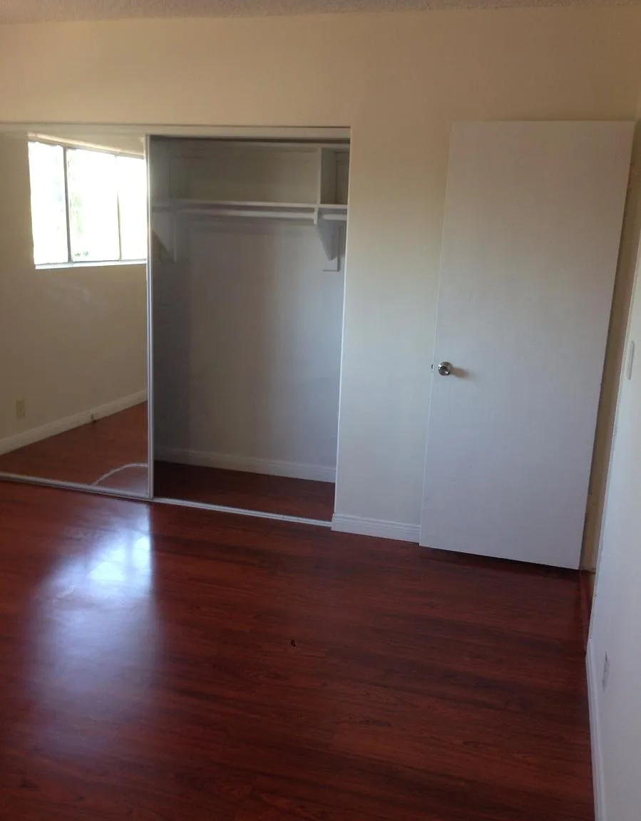 8421 Ventura Canyon Avenue — Photo 3