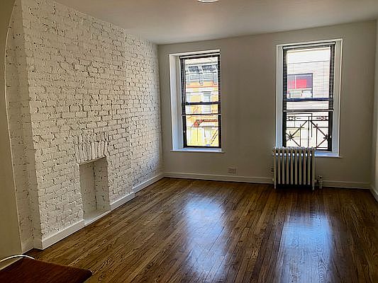 3rd image of 232 E 77th St #21