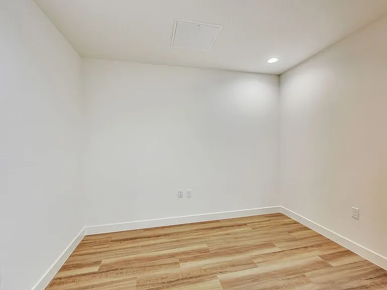 950 Lofts — Photo 73