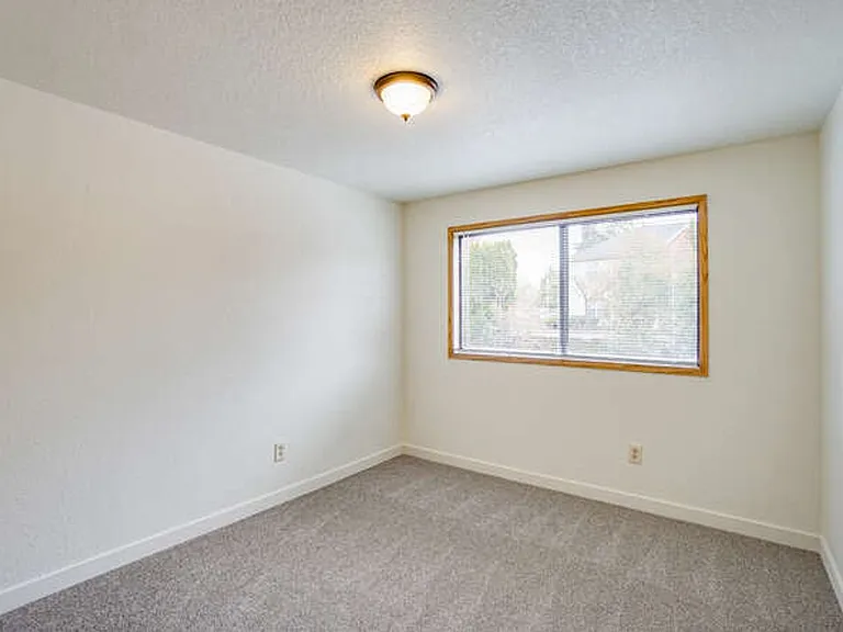 3002 19th Ave — Photo 36