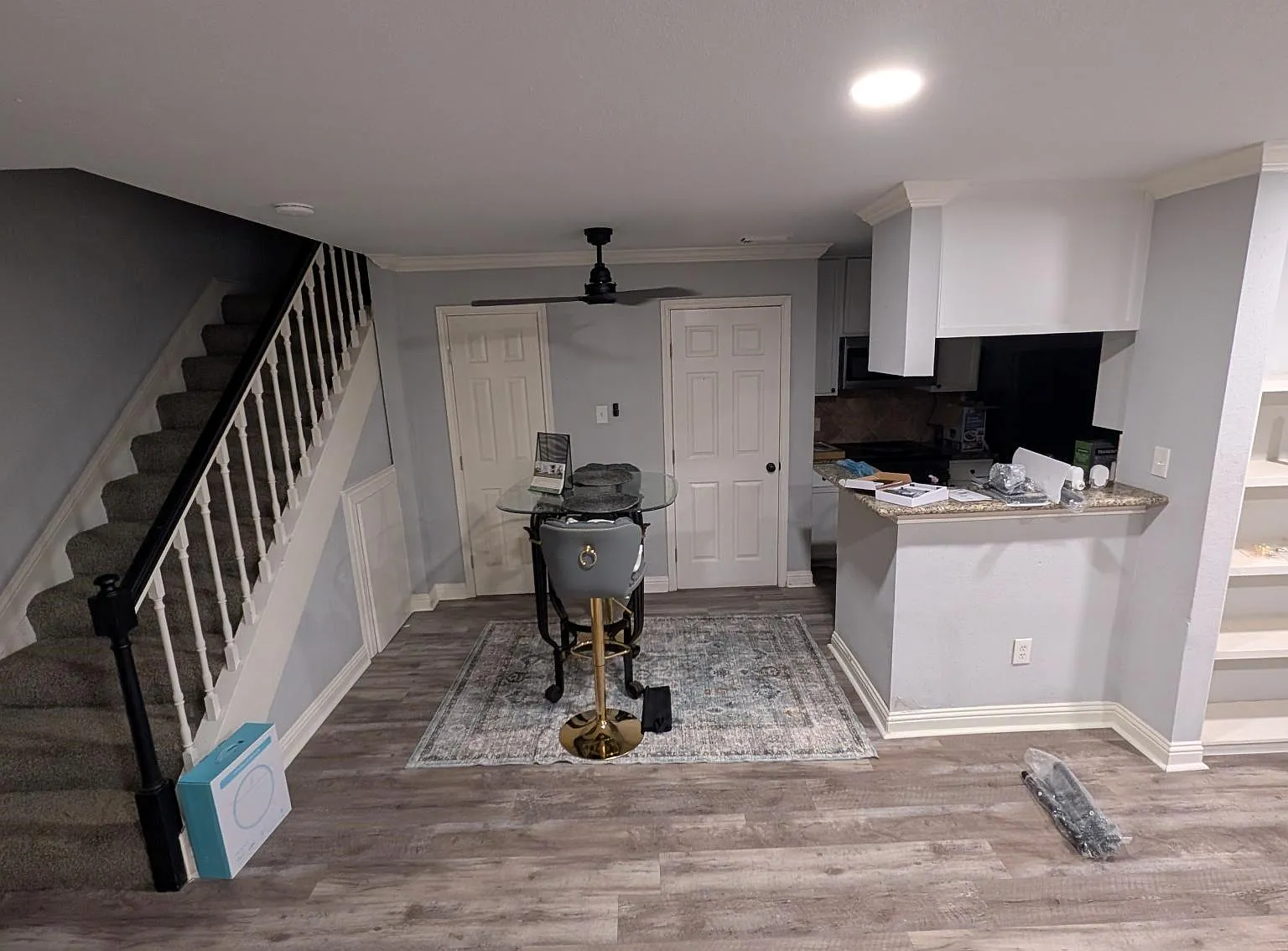 1 bed, 1.5 bath, 909 sqft, $1,200 — Photo 2