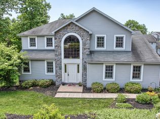 1863 Bonnie Blue Ln, Middletown, PA 17057