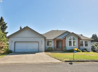 938 Hood View Ct, Hood River, OR 97031
