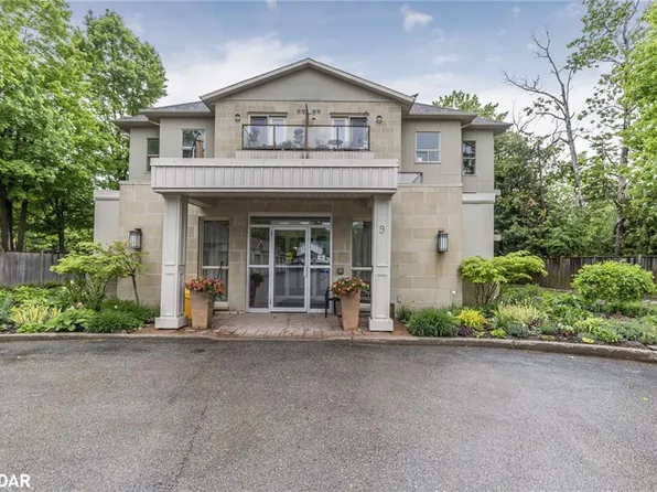 9 Westmount Dr S #104, Orillia, ON L3V 6C8