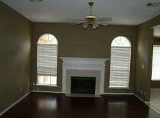 66 N Floral Leaf Cir, Spring, TX 77381