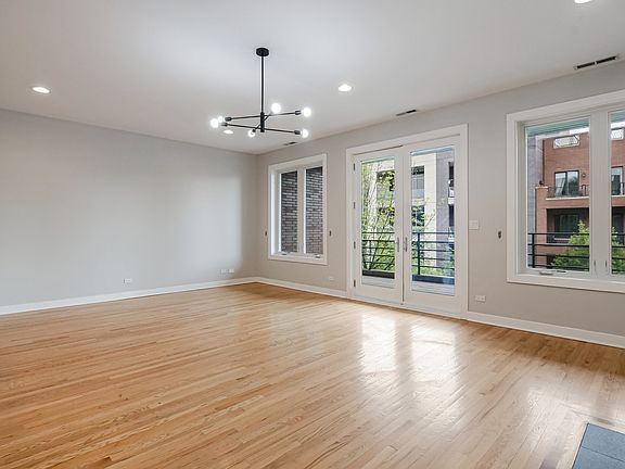 3rd image of 828 N California Ave APT 3