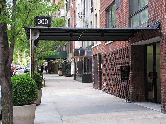 4th image of 300 E 51st St APT 11D