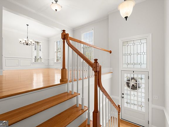 3rd image of 3022 Gaston Cir SE