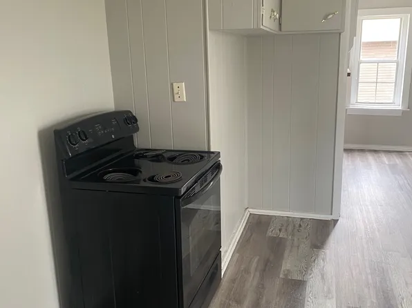 718 W Nichols St, Springfield, MO 65802