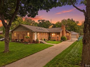 8858 Ball St, Plymouth, MI 48170