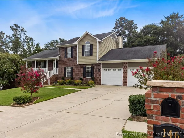 146 Spring Valley Dr, Raeford, NC 28376