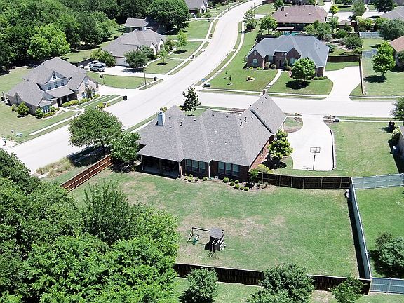 3rd image of 2202 Riverwood Dr