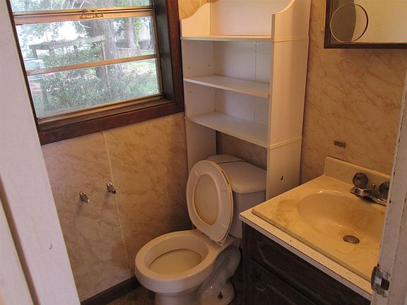 4th image of 223 Mary Ann Ave #0