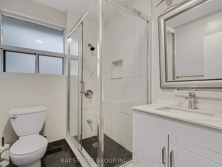 40 Bellbury Cres #UPPER — Photo 22
