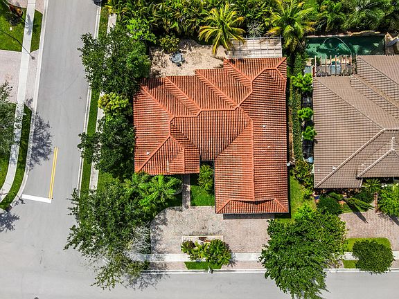 2nd image of 1150 SW 189TH Avenue