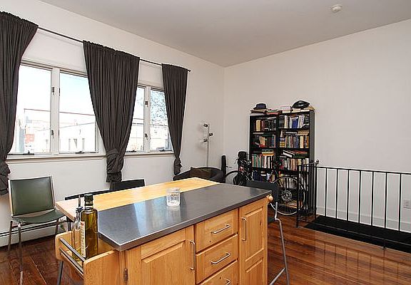 5th image of 132 Jefferson St #1F