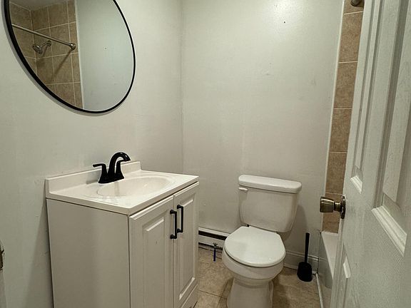 5th image of 891 Belmont Ave #1