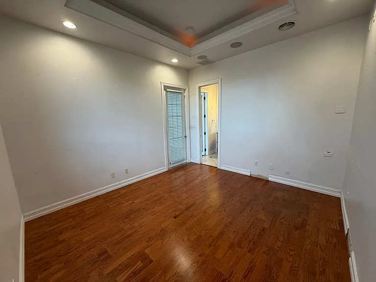 3425 Anton Ct — Photo 39