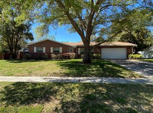 504 Carriage Hills Dr, Temple Terrace, FL 33617
