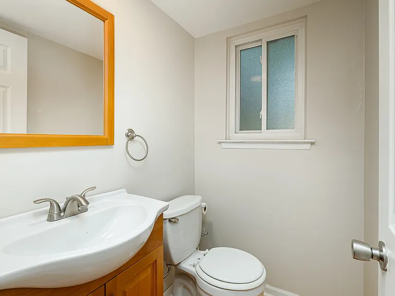 251 Sheffield Dr — Photo 5