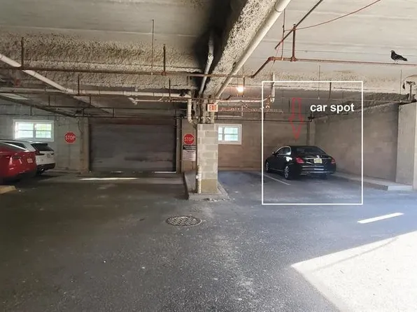 1209 Summit Avenue image 13 of 21