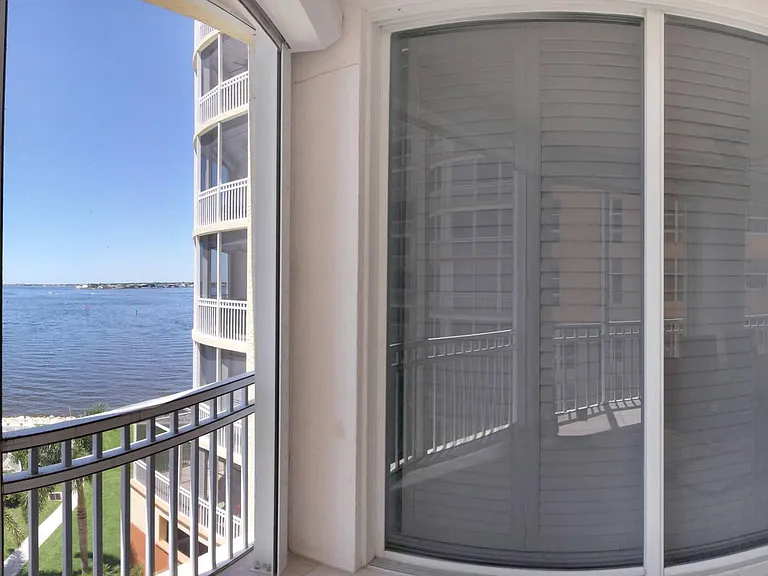 14200 Royal Harbour Ct — Photo 63