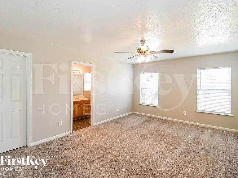 2163 Fresco Dr — Photo 7