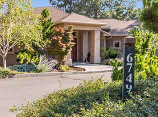 6749 Coopers Hawk Rd, Klamath Falls, OR 97601