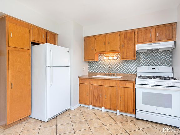 4th image of 145 Westerfield Pl #D