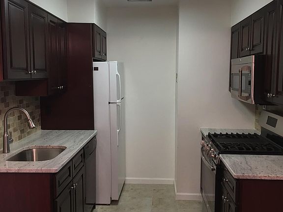 4th image of 1298 Rockland Ave