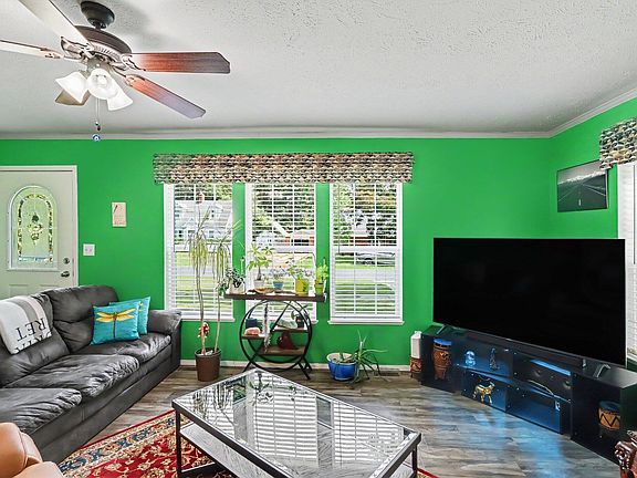 4th image of 721 Grand Pre Ave