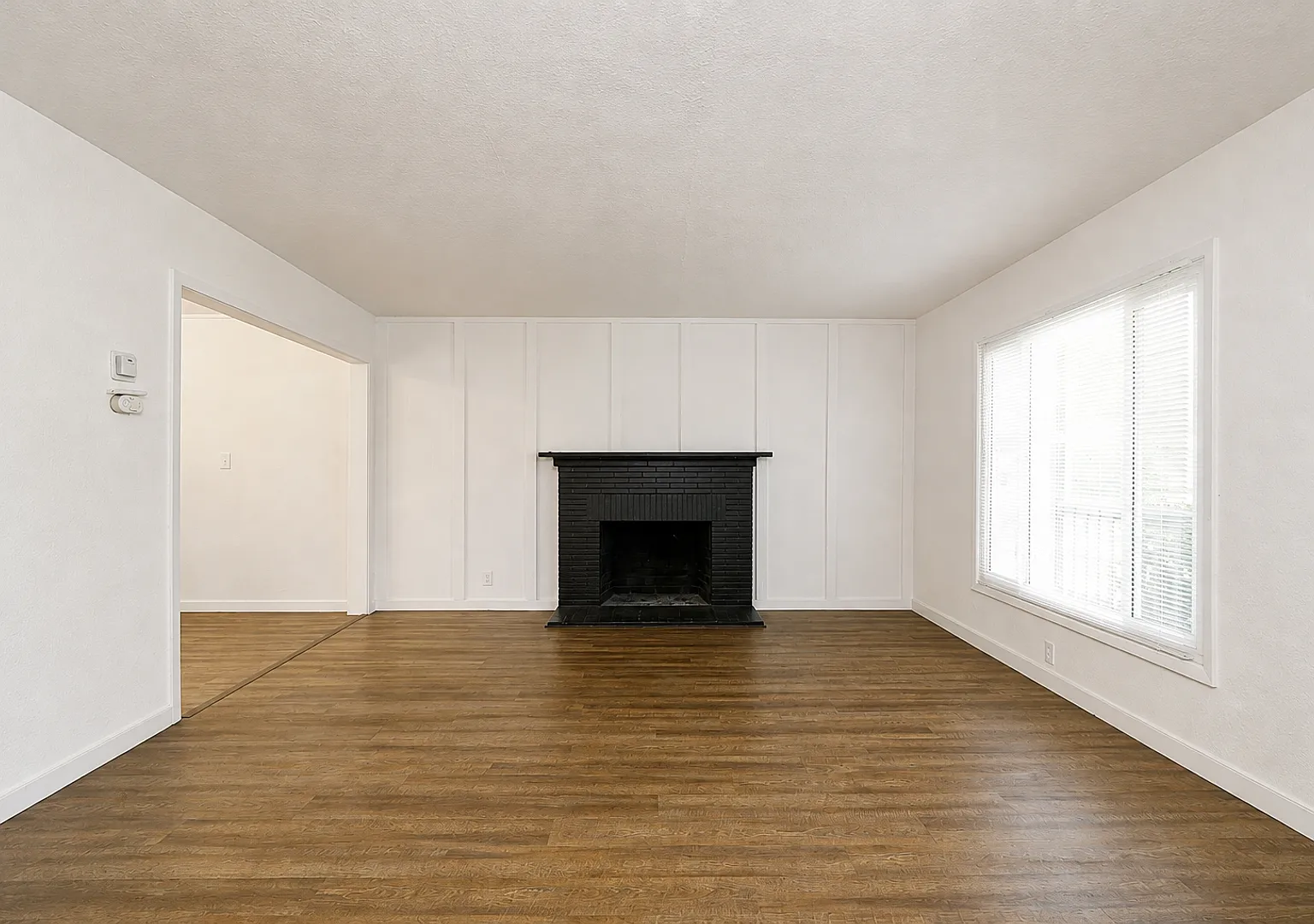 15628 Esther Street — Photo 3