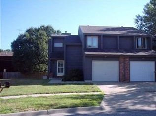 5338 SW Chelsea Ct, Topeka, KS 66604