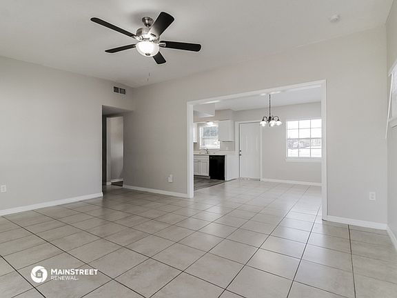 4th image of 2108 Sarazen Dr