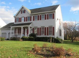 16 Gilman Dr, Piscataway, NJ 08854
