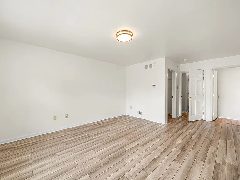 447 Fort Hill Cir — Photo 12