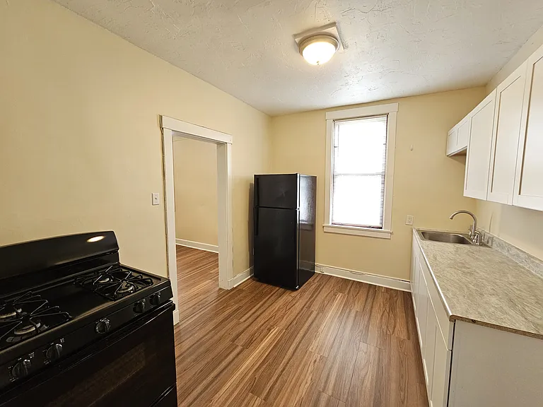 3 Lachman Way — Photo 1