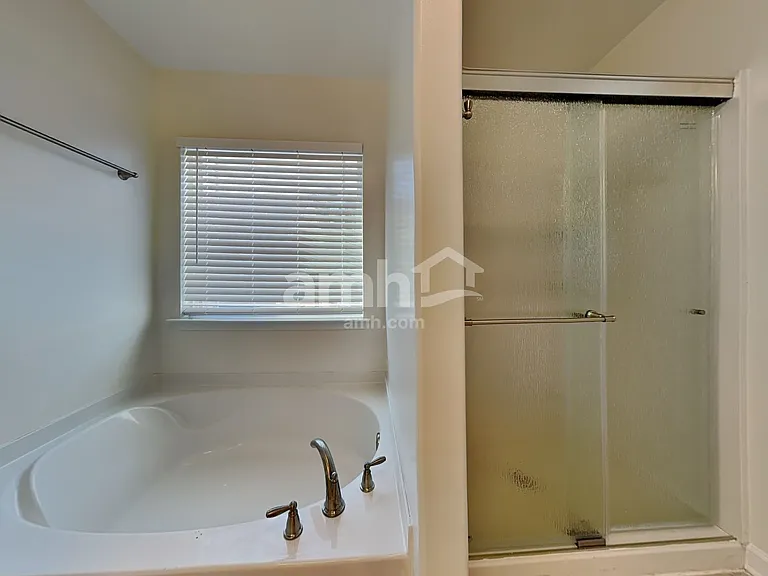 105 Summer Hill Ct — Photo 14