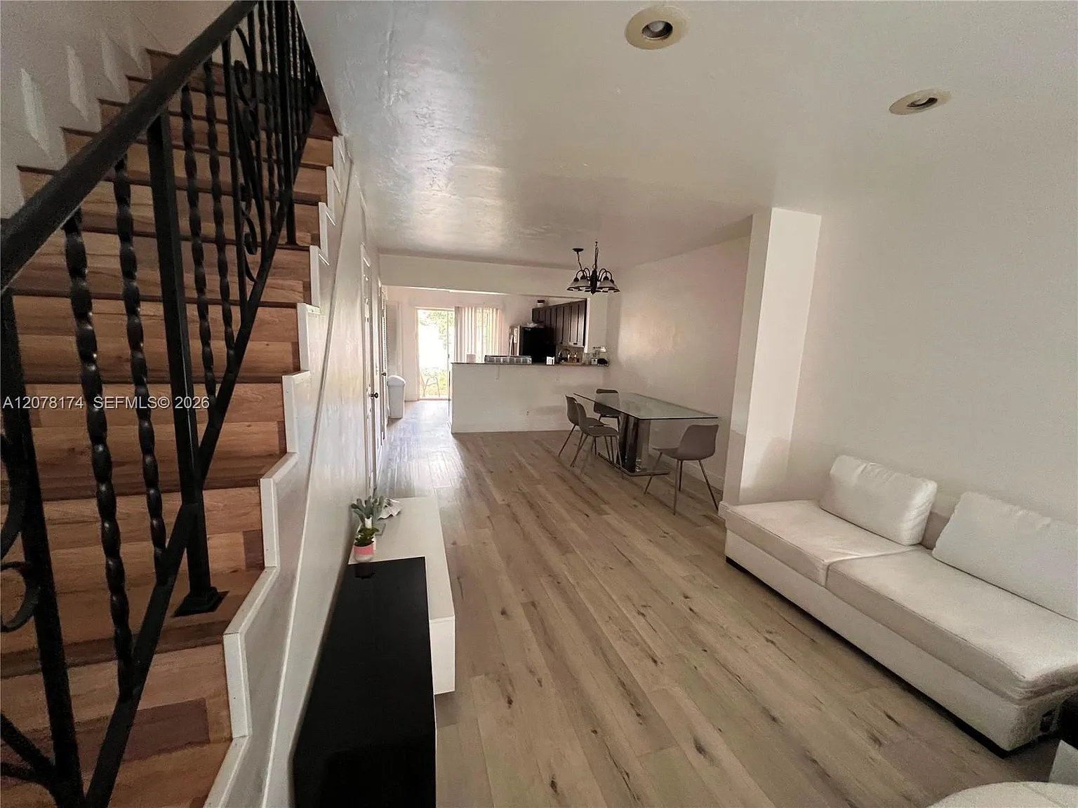 2 bed, 1.5 bath, 1150 sqft, $2,800 — Photo 4
