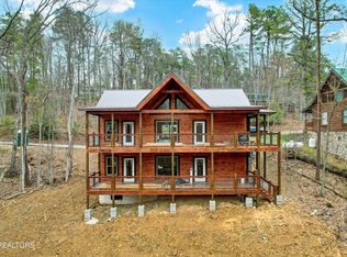 1614 Ski View Dr, Sevierville, TN 37876